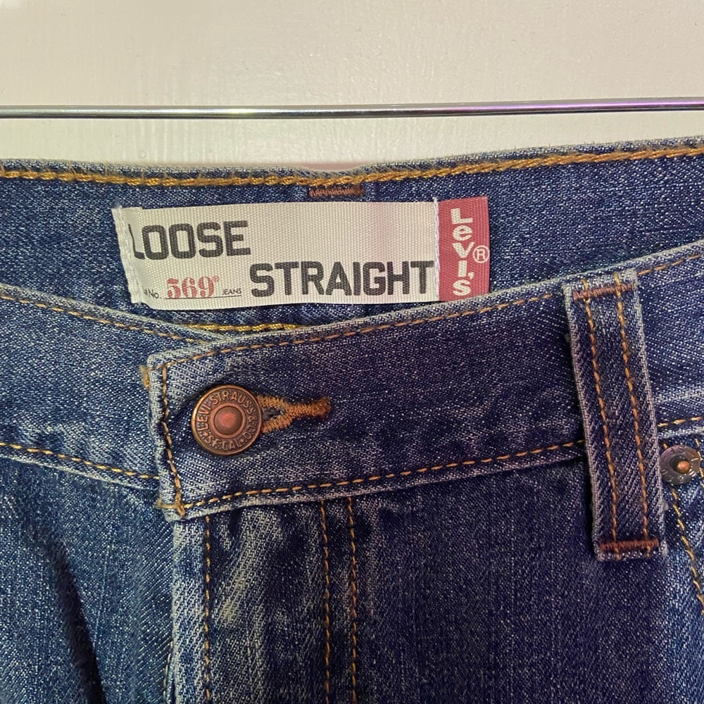 Levi’s 569 loose straight jeans 38x32